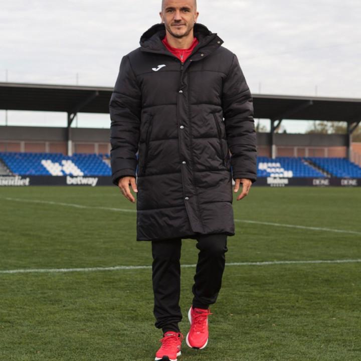 Kurtka zimowa męska Joma Anorak Islandia III czarna | VUX.pl