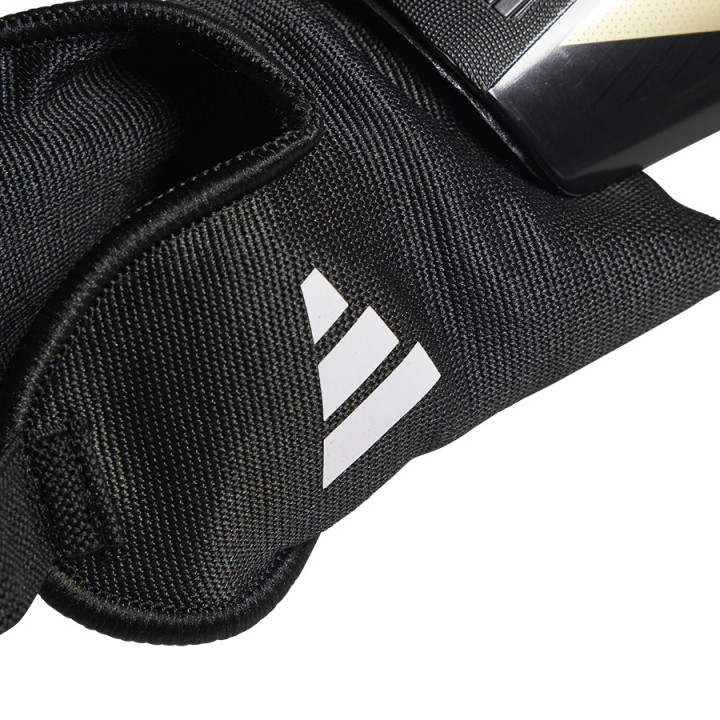 Nagolenniki piłkarskie na rzepy adidas Tiro Match Club | VUX.pl