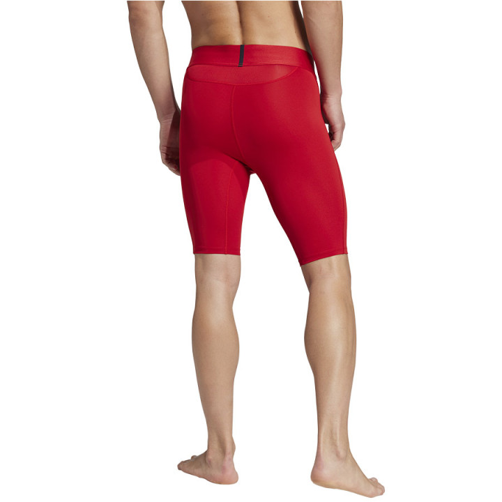 Spodenki termoaktywne męskie adidas TechFit czerwone JP1464 | VUX.pl
