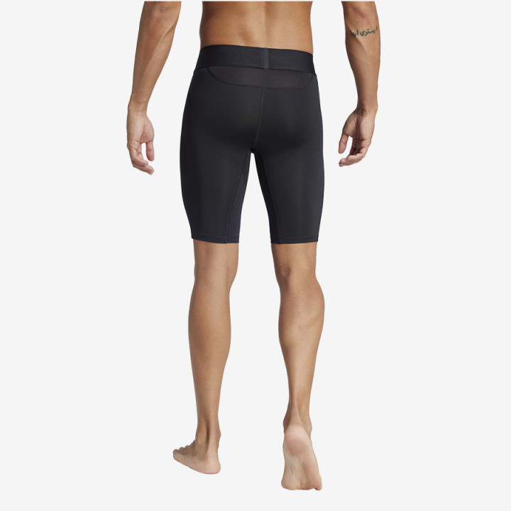 Spodenki kompresyjne męskie adidas Techfit Tight czarne | VUX.pl