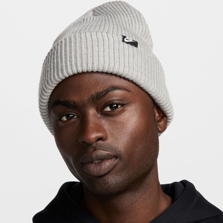 Czapka zimowa beanie akrylowa Nike Peak szara HF0326-036 | VUX.pl