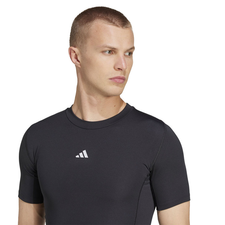 Koszulka termoaktywna adidas Techfit krótki rękaw czarna | VUX.pl