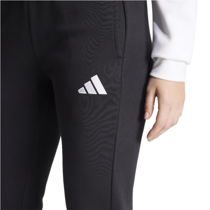 Spodnie dresowe damskie adidas Entrada 26 czarne regular | VUX.pl