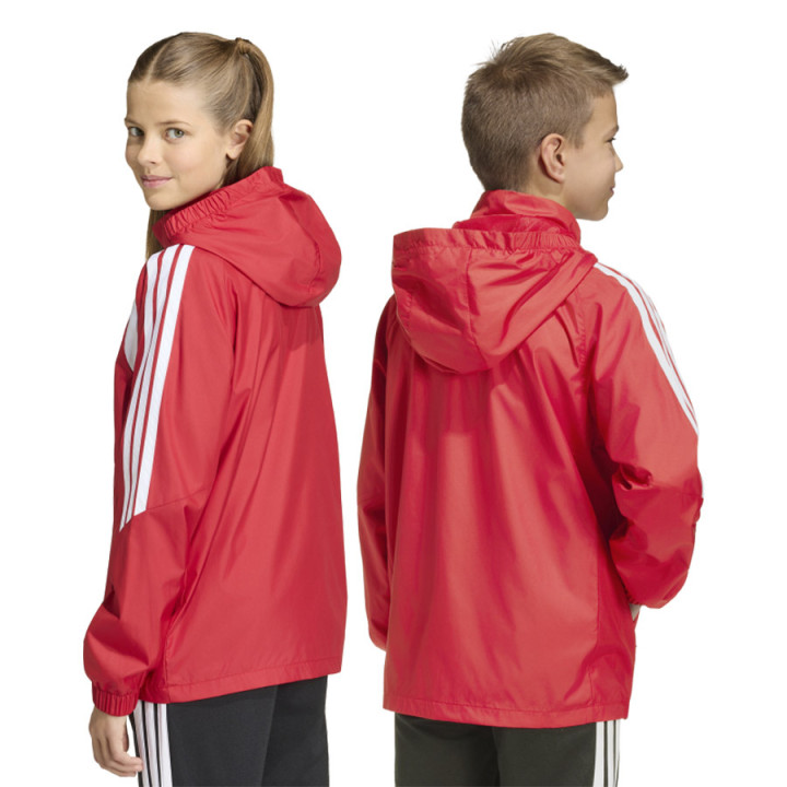 Kurtka wiatrówka z kapturem junior adidas Tiro 26 czerwona | VUX.pl