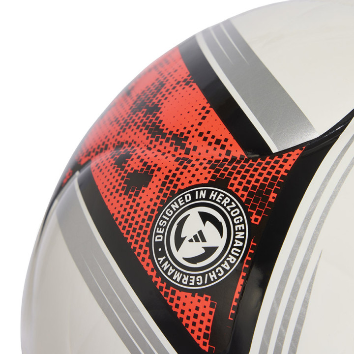 Piłka nożna treningowa adidas Bundesliga Club biała KG6043 | VUX.pl