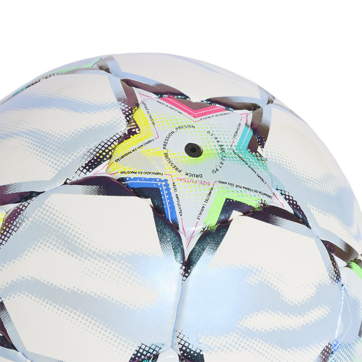Piłka nożna na trawę naturalną adidas UCL J290 biała KE9772 | VUX.pl
