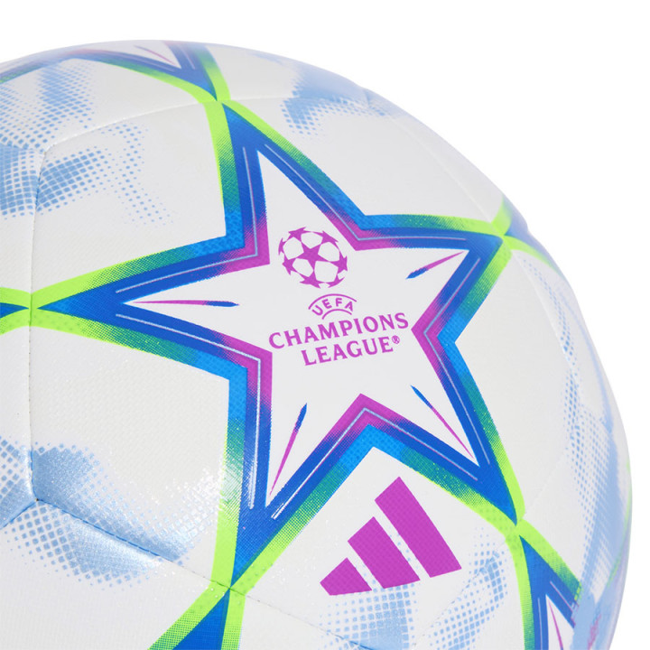 Piłka nożna adidas UCL Training biała na trawę naturalną | VUX.pl