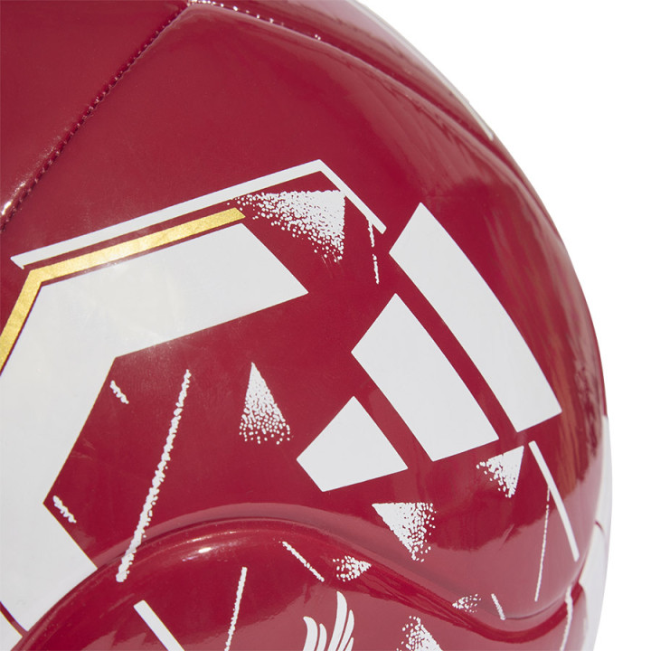 Piłka nożna na trawę adidas Liverpool FC Club czerwona KE5132 | VUX.pl
