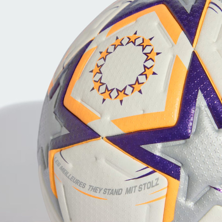 Piłka nożna na trawę naturalną adidas WUCL Pro biała KE5141 | VUX.pl