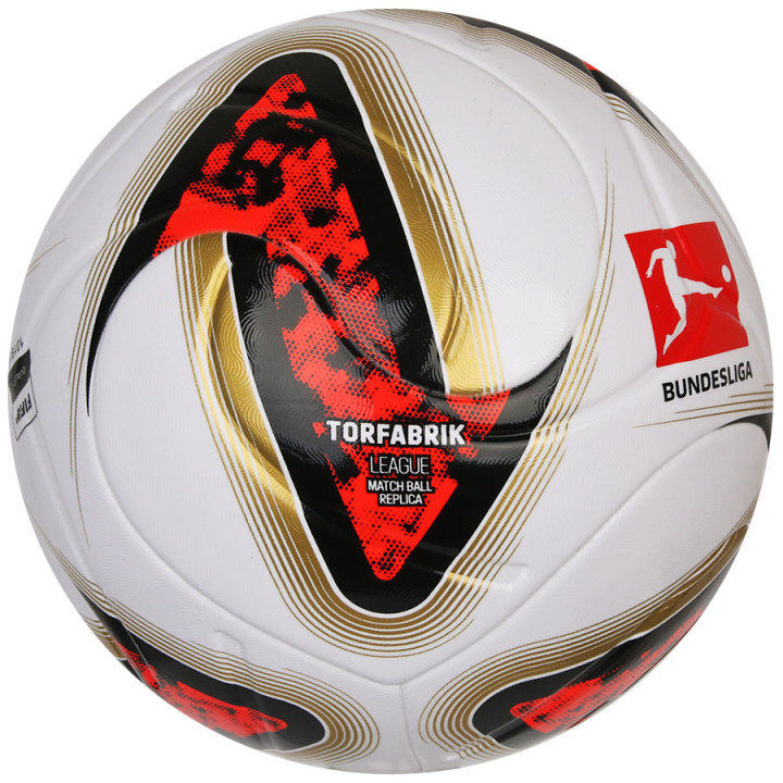 Piłka nożna adidas Bundesliga Torfabrik League w pudełku | VUX.pl