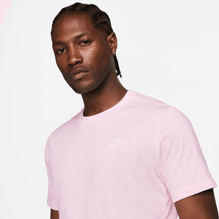 Koszulka bawełniana męska Nike Sportswear Club jasnoróżowa | VUX.pl