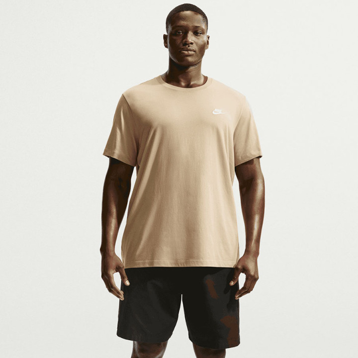 Koszulka bawełniana męska Nike Sportswear Club beżowa | VUX.pl