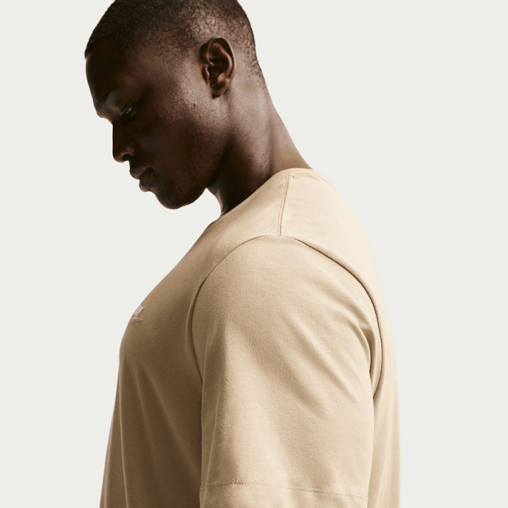 Koszulka bawełniana męska Nike Sportswear Club beżowa | VUX.pl