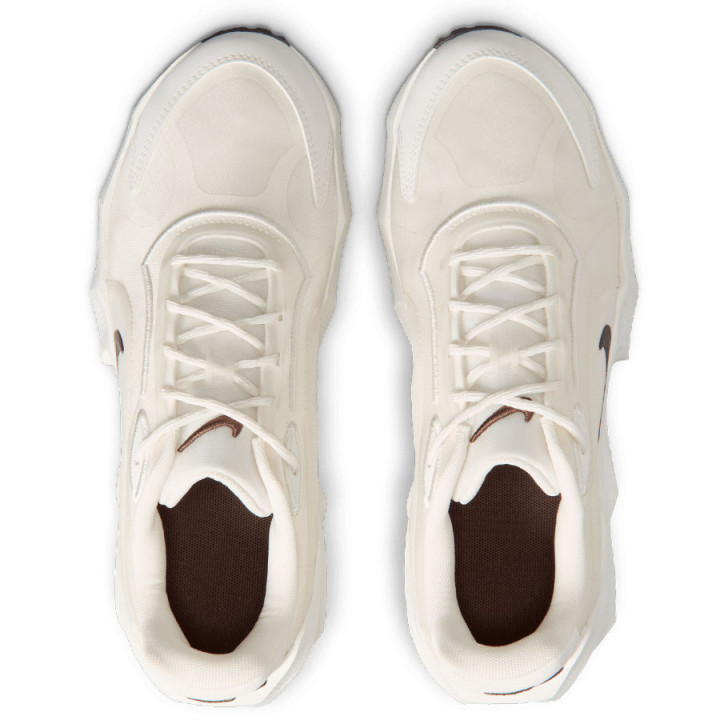 Buty Nike Aura Edge HQ7025-105 | VUX.pl