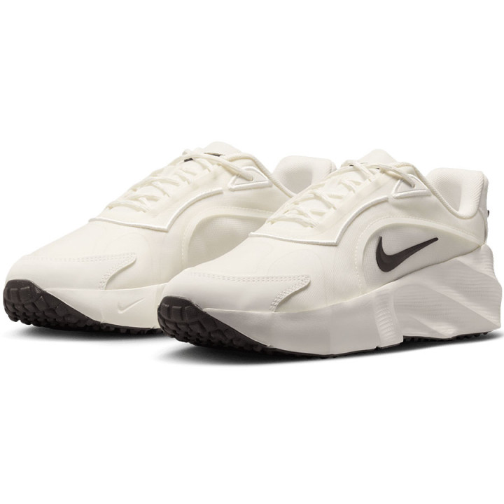 Buty Nike Aura Edge HQ7025-105 | VUX.pl